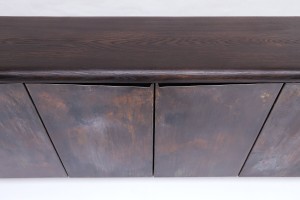 <a href="https://www.galeriegosserez.com/artistes/loellmann-valentin.html">Valentin Loellmann </a> - Patinated Brass - Sideboard 